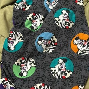 Cruella de vil worn a few times. Very stretchy size lg but could for xl